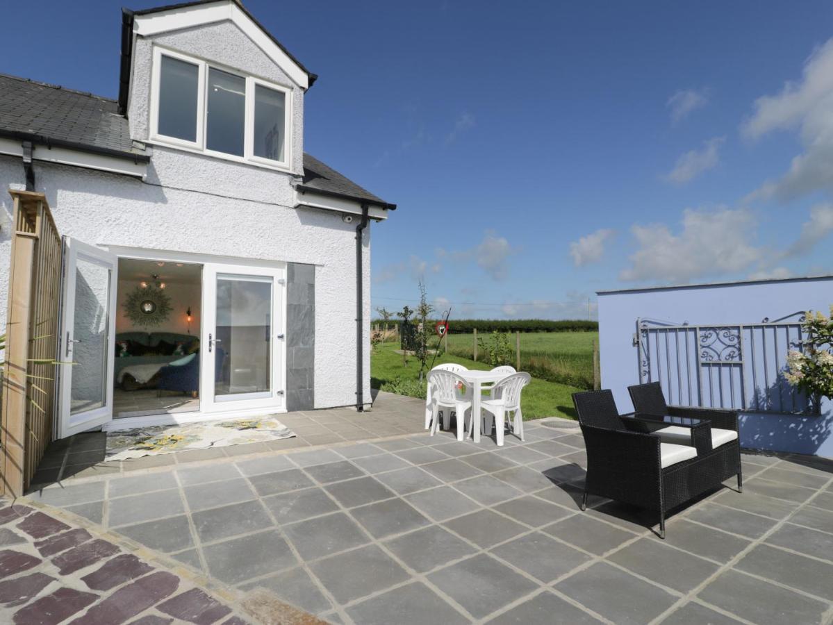 Villa Drws Y Gorlan Llannerch-y-medd Exterior foto